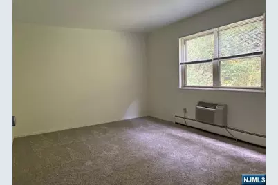 117 Treetop 61 #61, Bloomingdale, NJ 07403 - Photo 4