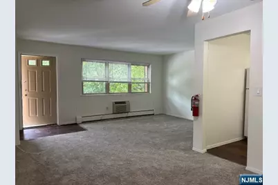 117 Treetop 61 #61, Bloomingdale, NJ 07403 - Photo 10
