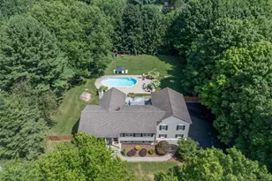 19 Robin Rd, Mahwah, NJ 07430 - Photo 1