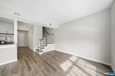 764 New Bridge Road 2H #2H, Teaneck Township, NJ 07666 - Photo 10