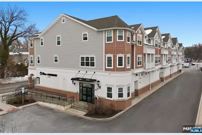 764 New Bridge Road 2H #2H, Teaneck Township, NJ 07666 - Photo 1