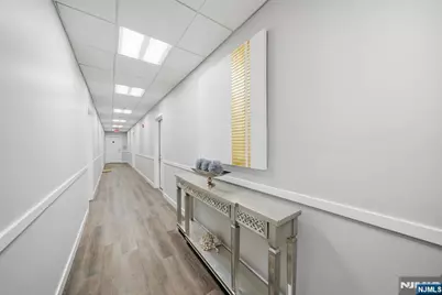764 New Bridge Road 2H #2H, Teaneck Township, NJ 07666 - Photo 4