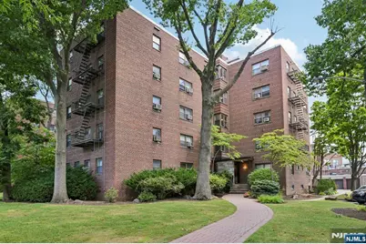3020 Edwin Avenue 2C #2C, Fort Lee, NJ 07024 - Photo 2