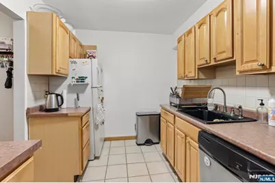 3020 Edwin Avenue 2C #2C, Fort Lee, NJ 07024 - Photo 14
