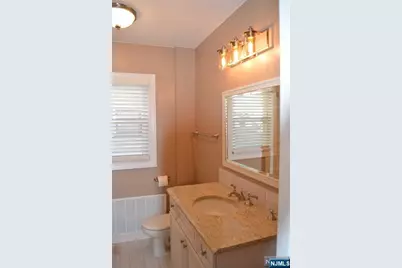217 Tontine Avenue 2 #2, Lyndhurst Township, NJ 07071 - Photo 10
