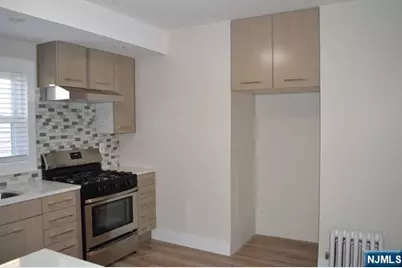 217 Tontine Avenue 2 #2, Lyndhurst Township, NJ 07071 - Photo 4