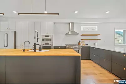 66B Henry Avenue, Palisades Park, NJ 07650 - Photo 12