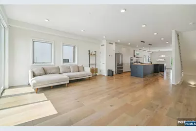 66B Henry Avenue, Palisades Park, NJ 07650 - Photo 6
