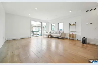 66B Henry Avenue, Palisades Park, NJ 07650 - Photo 8