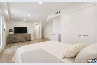 66B Henry Avenue, Palisades Park, NJ 07650 - Photo 34