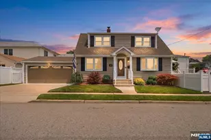 321 Thomas Ave, Lyndhurst Township, NJ 07071 - Photo 1