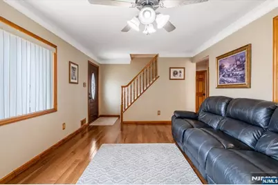 321 Thomas Avenue, Lyndhurst Township, NJ 07071 - Photo 8