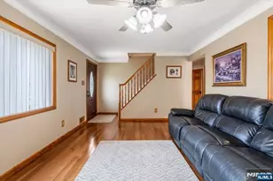 321 Thomas Ave, Lyndhurst Township, NJ 07071 - Photo 8