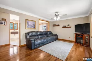 321 Thomas Ave, Lyndhurst Township, NJ 07071 - Photo 6