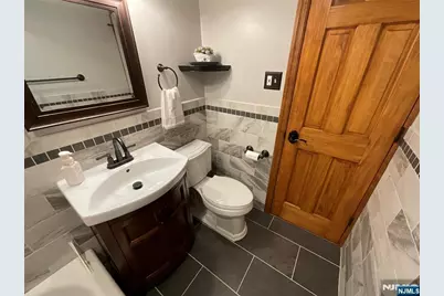 321 Thomas Avenue, Lyndhurst Township, NJ 07071 - Photo 14