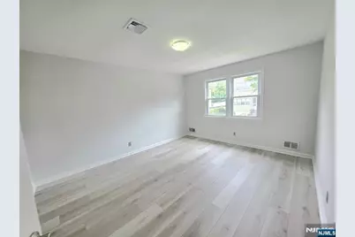 815 Fairview Lane 2nd Fl #2nd FL, Fort Lee, NJ 07024 - Photo 14