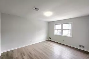 815 Fairview Ln 2nd Fl, Fort Lee, NJ 07024 - Photo 2
