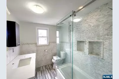 815 Fairview Lane 2nd Fl #2nd FL, Fort Lee, NJ 07024 - Photo 4