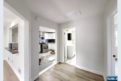 815 Fairview Lane 2nd Fl #2nd FL, Fort Lee, NJ 07024 - Photo 6