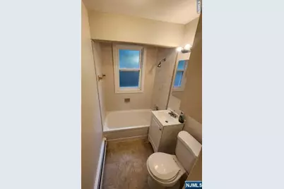 39 Mount Washington Drive, Clifton, NJ 07013 - Photo 4