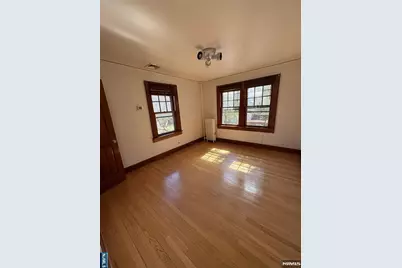 325 Bogert Avenue, Ridgewood, NJ 07450 - Photo 4