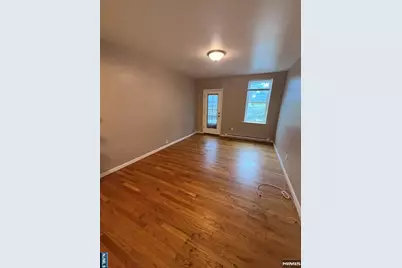 256 Undercliff Avenue 1 #1, Edgewater, NJ 07020 - Photo 6