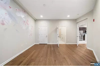1123 Riverview Avenue 123 #123, Englewood, NJ 07631 - Photo 10