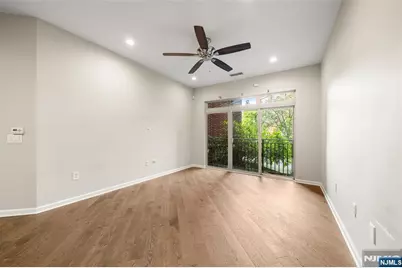 1123 Riverview Avenue 123 #123, Englewood, NJ 07631 - Photo 8
