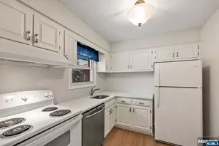 15 Cottage Unit 15-1B, Midland Park, NJ 07432 - Photo 10