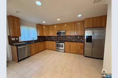 2465 2nd Street 1 #1, Fort Lee, NJ 07024 - Photo 4