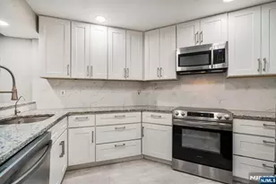 223 Village Cir Dr, Fort Lee, NJ 07024 - Photo 6