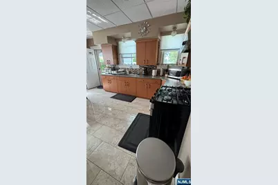 9 Guenther Place, Passaic, NJ 07055 - Photo 8