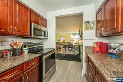 300 Main Street 301 #301, Little Falls Township, NJ 07424 - Photo 10