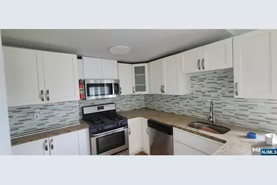 16 Prospect Avenue, Bergenfield, NJ 07621 - Photo 2