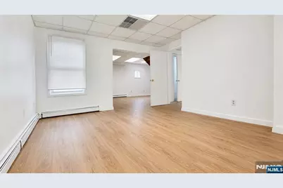 1638 Parker Avenue 2 #2, Fort Lee, NJ 07024 - Photo 4