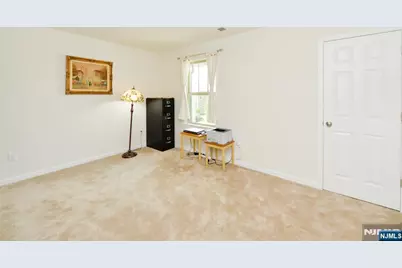 27 Winfield Drive 903 #903, Woodcliff Lake, NJ 07677 - Photo 18