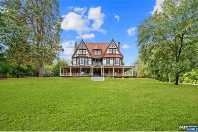 30 Mountain Avenue, Montclair, NJ 07042 - Photo 2