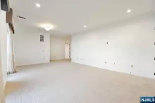 2315 The Plaza 2315, Tenafly, NJ 07670 - Photo 2