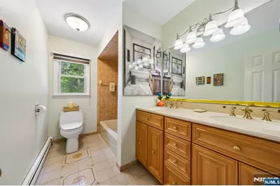 364 Piermont Avenue, Hillsdale, NJ 07642 - Photo 18