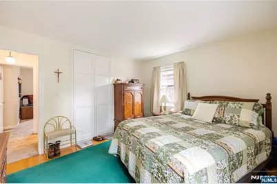 81 W Gouverneur Avenue, Rutherford, NJ 07070 - Photo 16