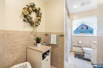 81 W Gouverneur Avenue, Rutherford, NJ 07070 - Photo 8