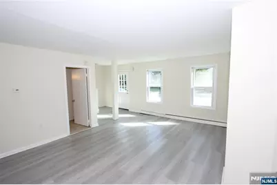 181 Midland Avenue 2 #2, Paramus, NJ 07652 - Photo 4