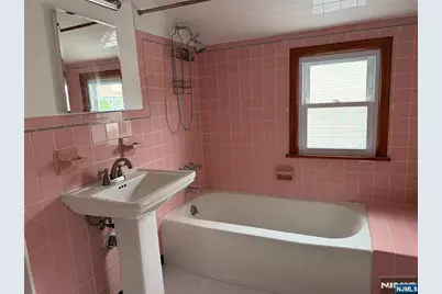 654 Chase Avenue 2 #2, Lyndhurst Township, NJ 07071 - Photo 8
