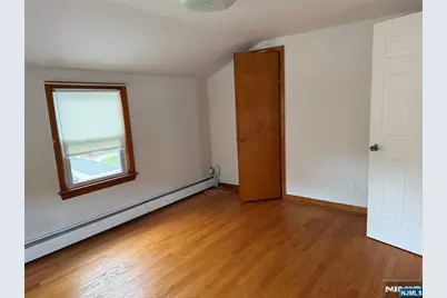 654 Chase Avenue 2 #2, Lyndhurst Township, NJ 07071 - Photo 4