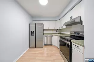 531 Windsor Dr, Palisades Park, NJ 07650 - Photo 6