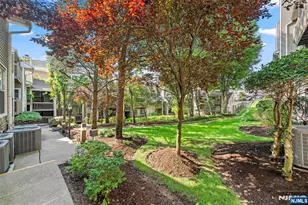 531 Windsor Dr, Palisades Park, NJ 07650 - Photo 20