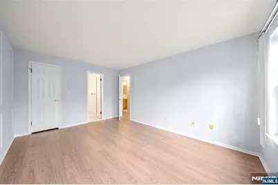 531 Windsor Drive, Palisades Park, NJ 07650 - Photo 14
