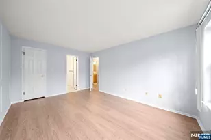 531 Windsor Dr, Palisades Park, NJ 07650 - Photo 14