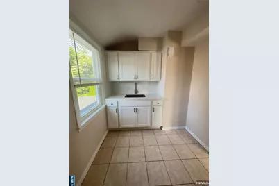 92 Aberdeen Court 2 #2, Haledon, NJ 07508 - Photo 8