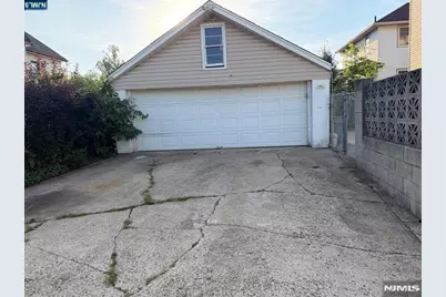 22 Forest Avenue, Teaneck Township, NJ 07666 - Photo 10